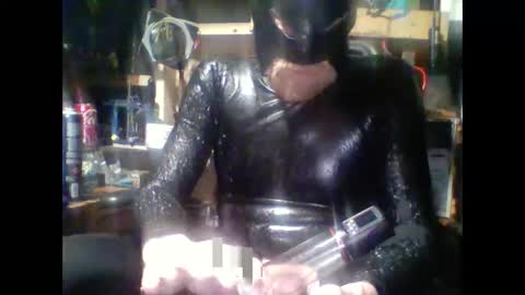 Snapshot of fasteddyuc chatting on January 13, 7:32 am fasteddyuc online show from January 13, 7:32 am