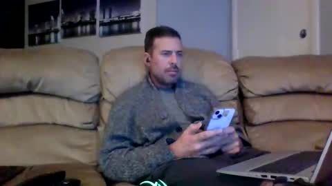 Snapshot of fat_dick_brian chatting on January 15, 2:32 pm FATdickBOY online show from January 15, 2:32 pm