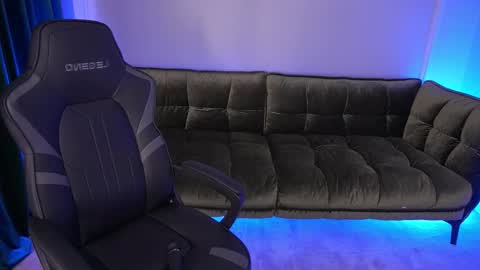 Nellie online show from September 18, 8:00 pm