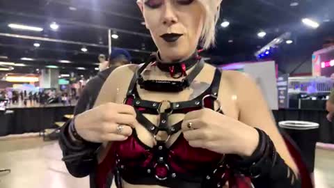  Lily  Waifu  online show from April 10, 10:58 pm