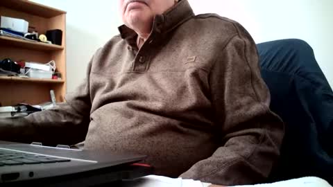 Snapshot of fatbellyitalian3 chatting on December 14, 5:40 pm fatbellyitalian3 online show from December 14, 5:40 pm