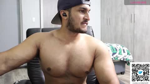 fatherfly001 online show from March 29, 8:42 pm