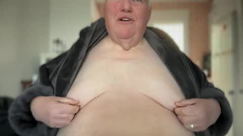 Snapshot of fatslutcutey chatting on December 30, 9:16 am fatslutcutey online show from December 30, 9:16 am