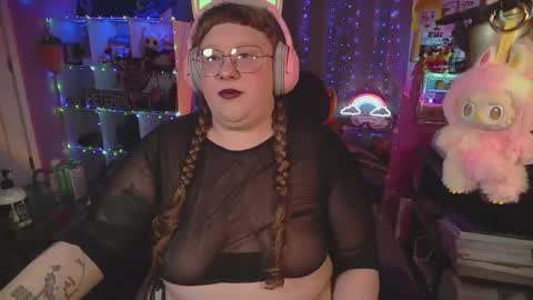 Snapshot of fatveronica chatting on February 23, 10:40 pm FatVeronica online show from February 23, 10:40 pm