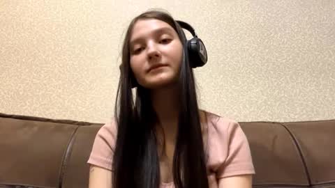 Aurora 18yo online show from November 14, 8:46 am