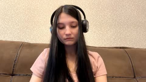 Aurora 18yo online show from January 14, 7:25 am