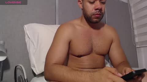 Snapshot of faustosaenz chatting on January 25, 12:59 am FAUSTO online show from January 25, 12:59 am