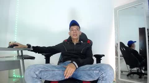 Favel Gomez online show from December 23, 1:03 pm