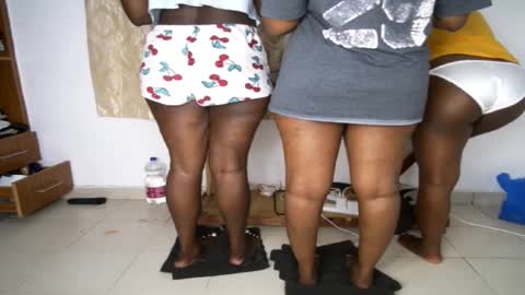 favgal online show from February 22, 6:50 pm