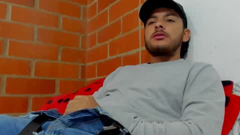 favid95 online show from December 6, 8:29 pm