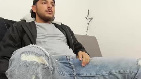 favid95 online show from February 13, 8:13 pm