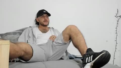 favid95 online show from February 24, 1:24 am