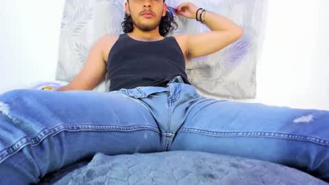 favid95 online show from April 8, 6:19 pm