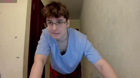 Snapshot of fckmikh chatting on December 14, 12:55 pm Michael online show from December 14, 12:55 pm