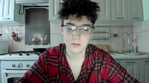 Snapshot of fckmikh chatting on December 24, 12:22 pm Michael online show from December 24, 12:22 pm