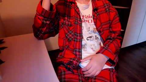 Snapshot of fckmikh chatting on October 12, 12:37 pm Michael online show from October 12, 12:37 pm