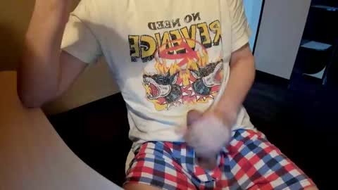 Snapshot of fckmikh chatting on December 17, 11:27 am Michael online show from December 17, 11:27 am