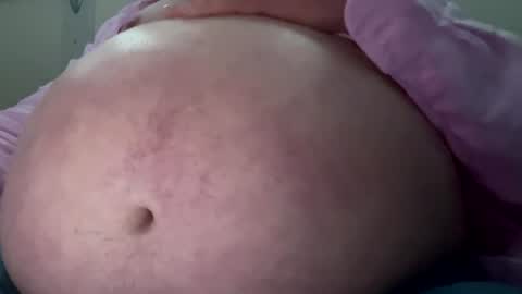 Snapshot of feedmyhugebelly chatting on July 12, 9:17 pm feedmyhugebelly online show from July 12, 9:17 pm