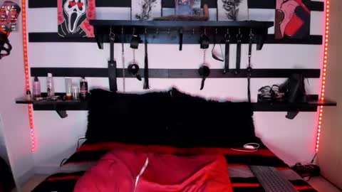 feel_the_touch online show from December 10, 9:43 pm