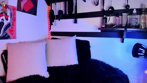 feel_the_touch online show from January 14, 9:41 pm