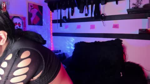 feel_the_touch online show from February 5, 9:07 pm