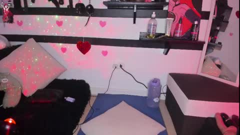 feel_the_touch online show from March 4, 9:11 pm