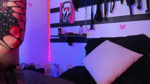 feel_the_touch online show from March 11, 9:37 pm