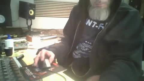 Snapshot of feelfemdom chatting on March 1, 6:13 am feelfemdom online show from March 1, 6:13 am