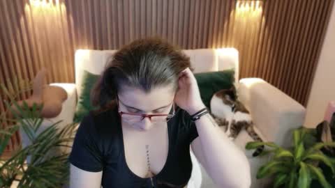 Feelena online show from November 5, 7:14 pm