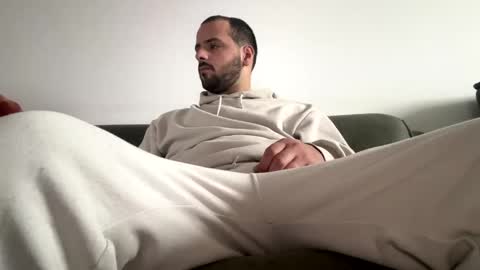 feet_fet online show from December 7, 12:24 pm