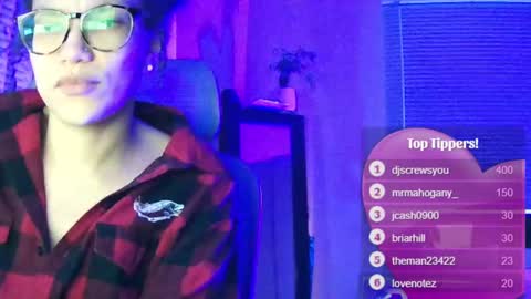 Snapshot of feetnymph chatting on January 16, 3:23 am Soley online show from January 16, 3:23 am