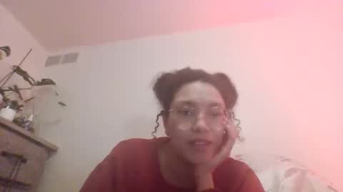 Snapshot of feetnymph chatting on January 23, 5:13 am Soley online show from January 23, 5:13 am