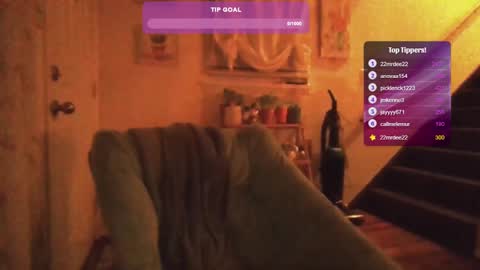 Snapshot of feetnymph chatting on March 6, 12:10 am Soley online show from March 6, 12:10 am