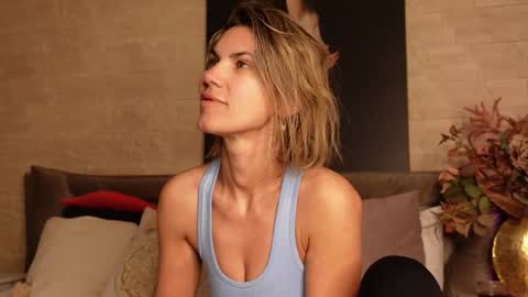 FeliciaKrige online show from April 2, 8:28 pm