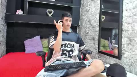 Snapshot of felipe_fiire chatting on May 4, 2:57 pm felipe fiire online show from May 4, 2:57 pm