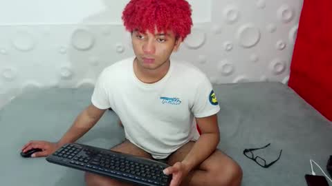 andres felipe benitez online show from December 3, 2:08 am