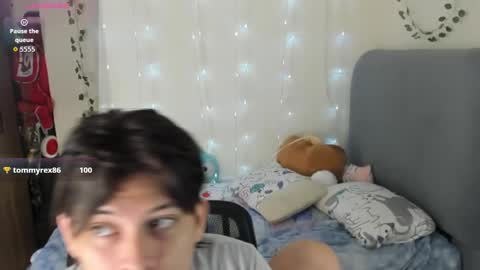 Snapshot of felix_leex chatting on January 31, 9:02 pm Felix leex online show from January 31, 9:02 pm