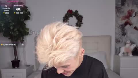 Snapshot of felix_rey chatting on December 19, 7:32 pm Felix online show from December 19, 7:32 pm