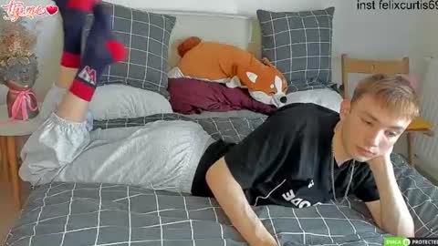 felixcurt online show from June 22, 11:18 am