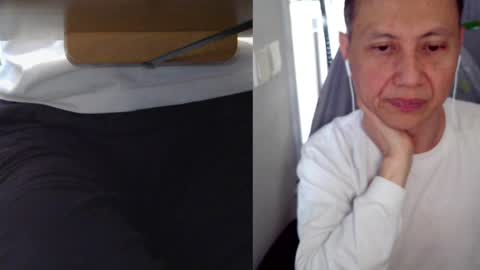 Snapshot of felixlau chatting on December 4, 2:20 am felixlau online show from December 4, 2:20 am