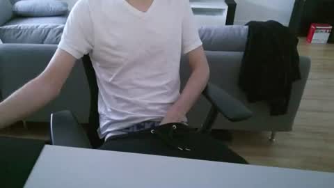 Snapshot of felixsagg chatting on June 18, 6:02 am felixsagg online show from June 18, 6:02 am