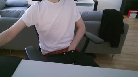 Snapshot of felixsagg chatting on June 19, 6:18 am felixsagg online show from June 19, 6:18 am