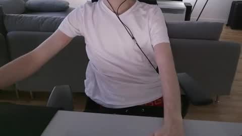 Snapshot of felixsagg chatting on June 22, 7:38 am felixsagg online show from June 22, 7:38 am