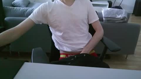 Snapshot of felixsagg chatting on June 25, 6:40 am felixsagg online show from June 25, 6:40 am