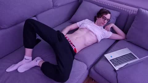 Snapshot of felixsagg chatting on July 6, 3:14 pm felixsagg online show from July 6, 3:14 pm
