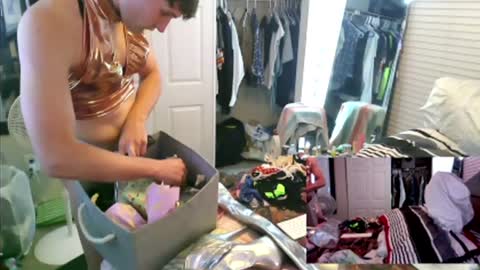 Allie North online show from December 4, 5:49 am