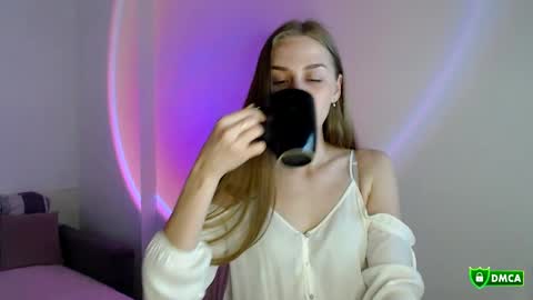 Femke online show from October 25, 2:13 pm