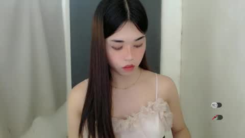 Snapshot of femylove chatting on January 14, 6:28 pm YOUR BEAUTIFUL ASIANFHEMY online show from January 14, 6:28 pm