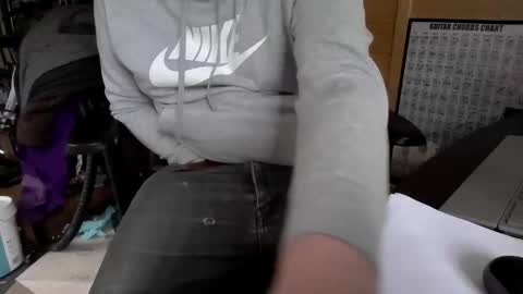 Snapshot of fenderjaguar667 chatting on February 23, 3:42 pm fenderjaguar667 online show from February 23, 3:42 pm