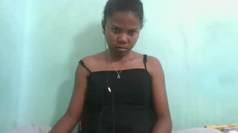 Snapshot of fenou122745 chatting on October 25, 10:01 am fenou122745 online show from October 25, 10:01 am